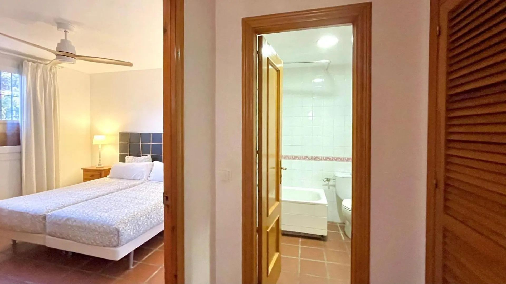 Apartamentos Turisticos La Mundial Malaga Apartment